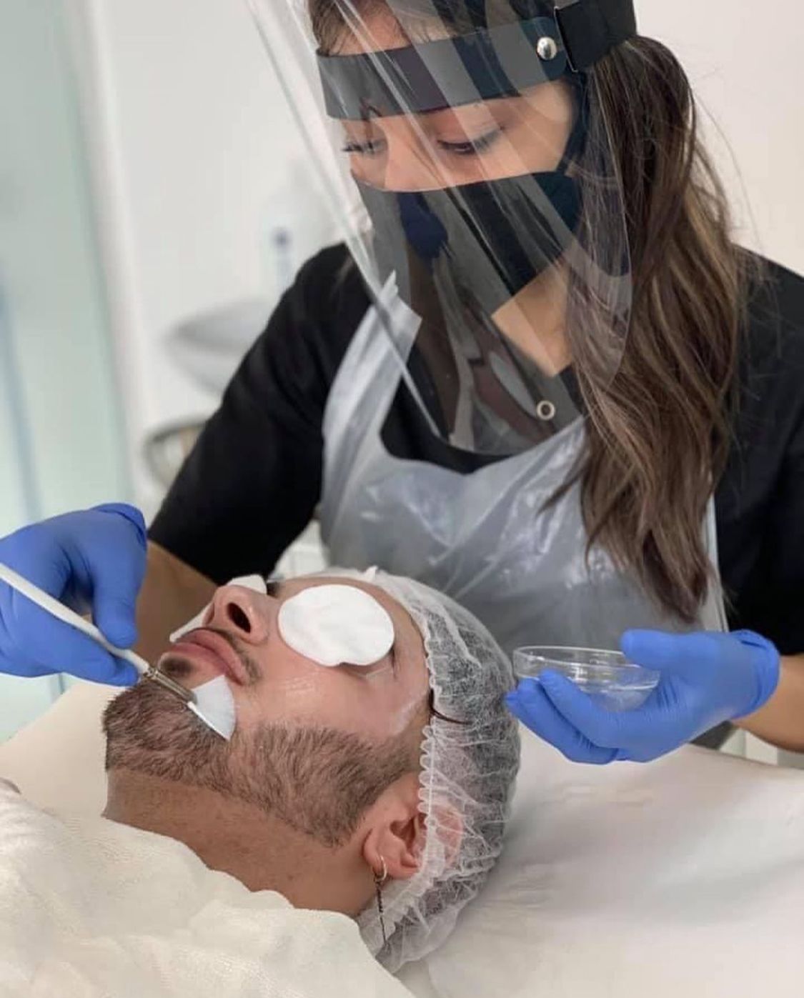 trattare acne ed impurità cutanee in che maniera?